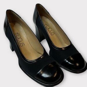 Focus vintage squarely on toe chunky pump loafers in black